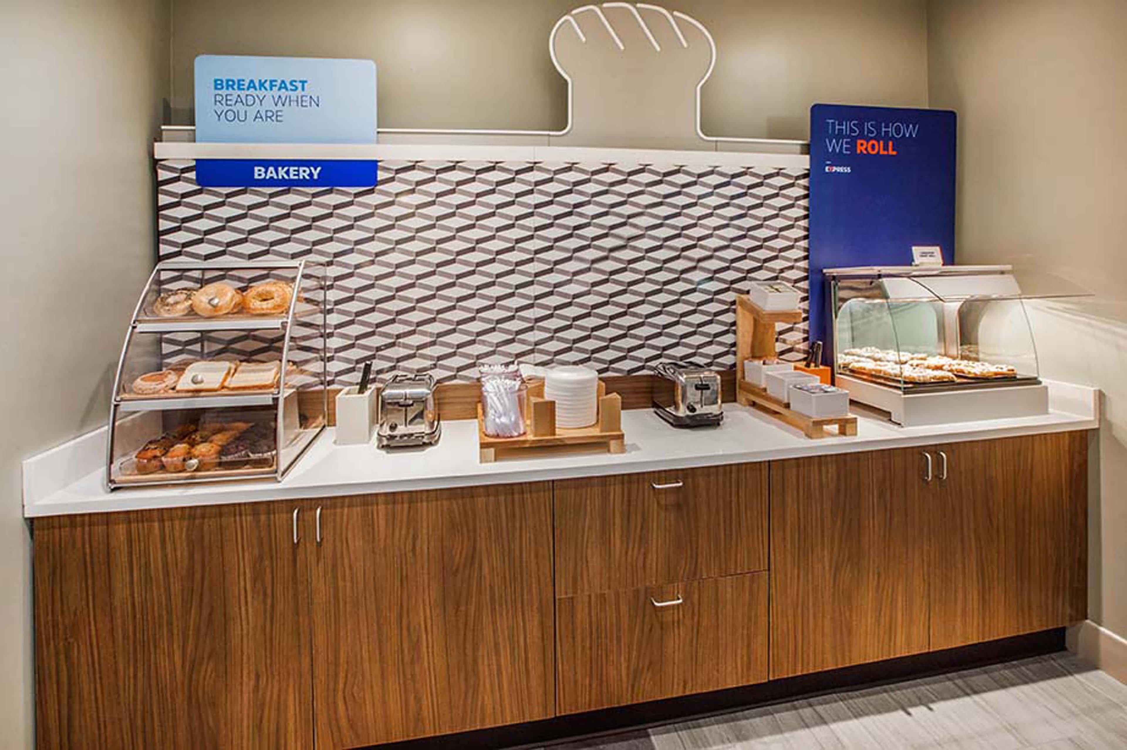 Holiday Inn Express & Suites Brookhaven By Ihg Екстер'єр фото