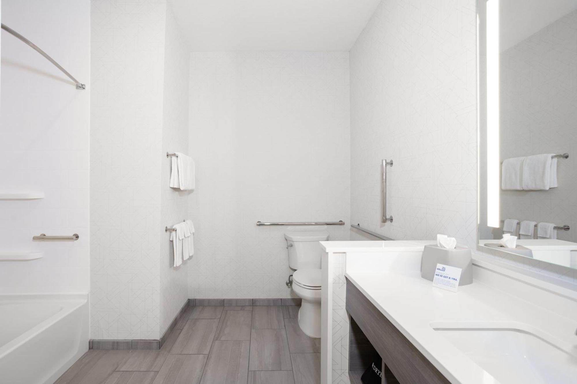Holiday Inn Express & Suites Brookhaven By Ihg Екстер'єр фото