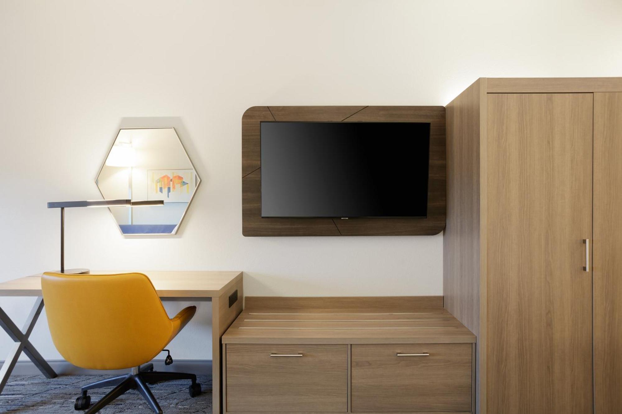Holiday Inn Express & Suites Brookhaven By Ihg Екстер'єр фото