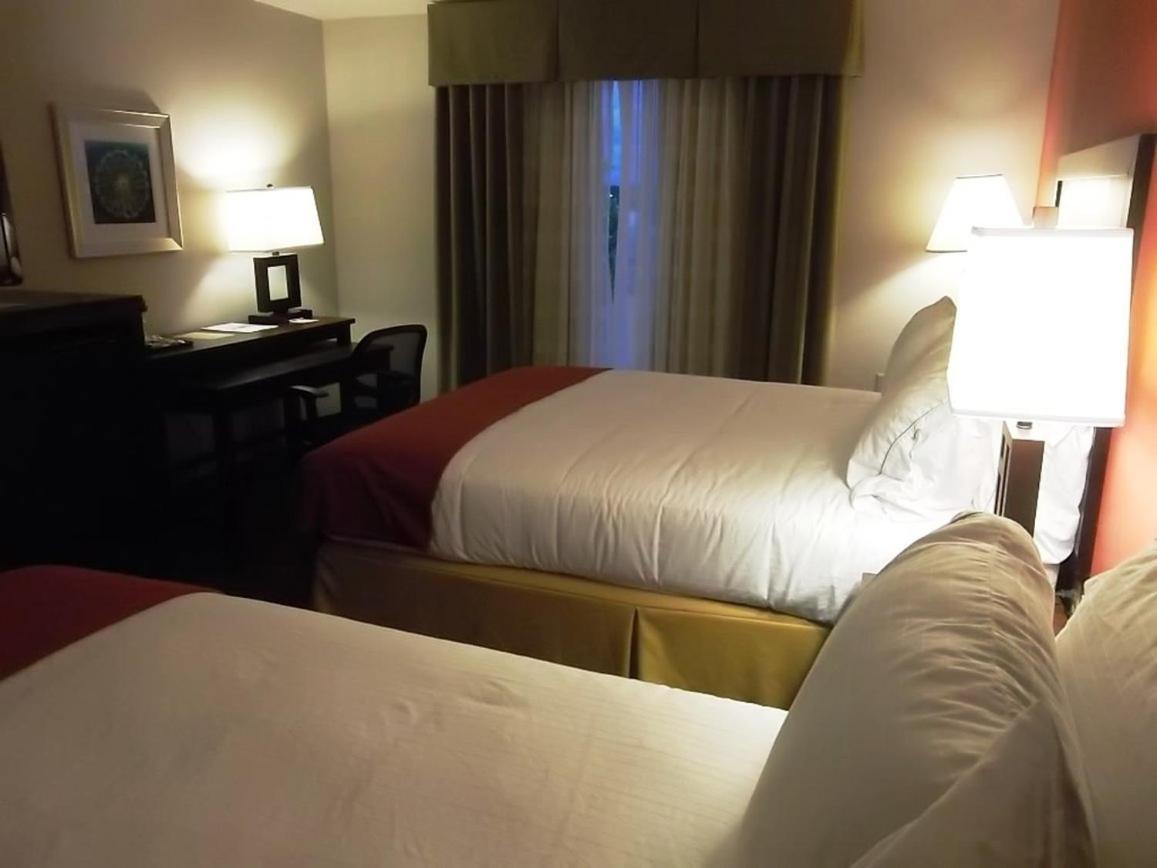 Holiday Inn Express & Suites Brookhaven By Ihg Екстер'єр фото